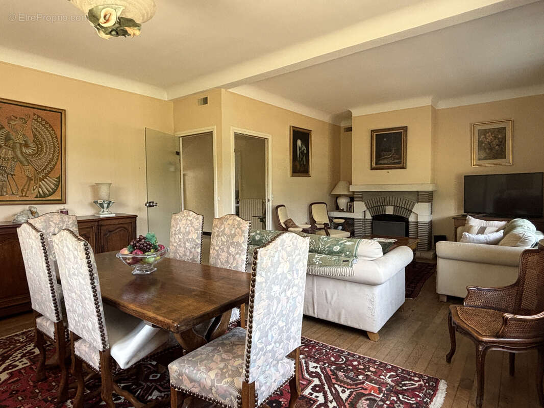 Maison à MARCILLY-EN-VILLETTE