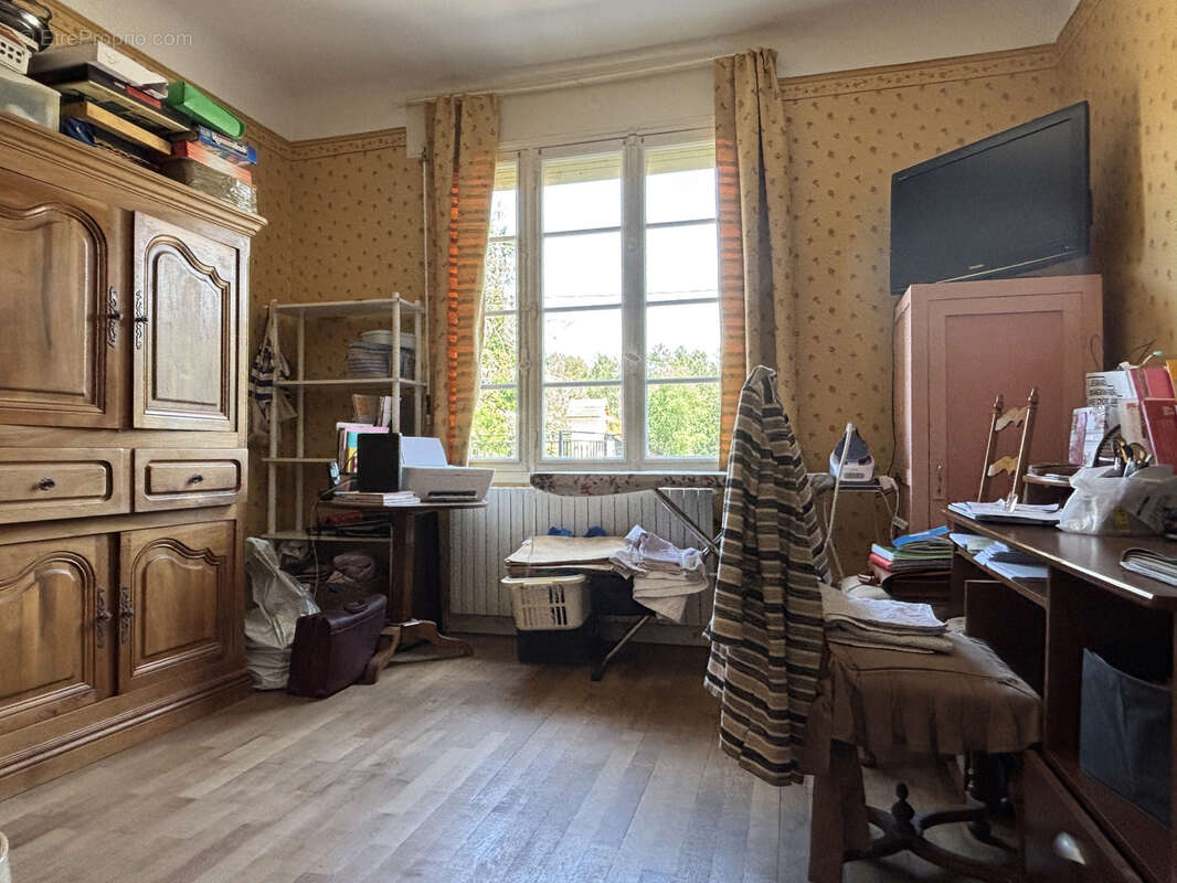 Maison à MARCILLY-EN-VILLETTE