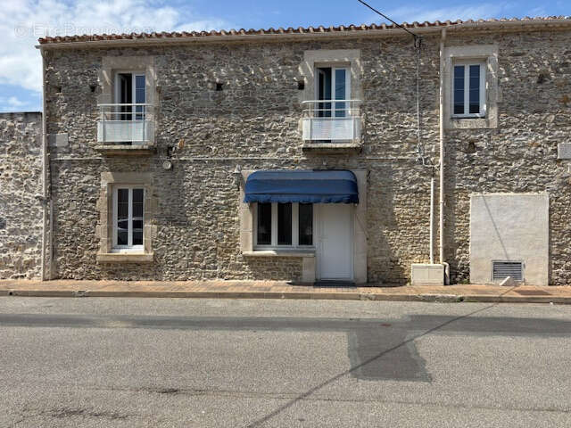 Appartement à AVRILLE