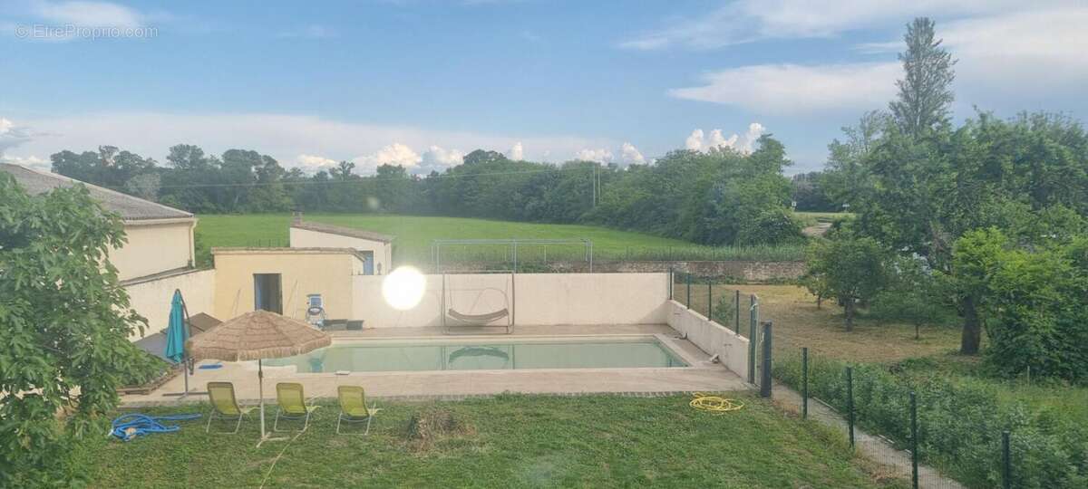 Maison à ROCHEMAURE