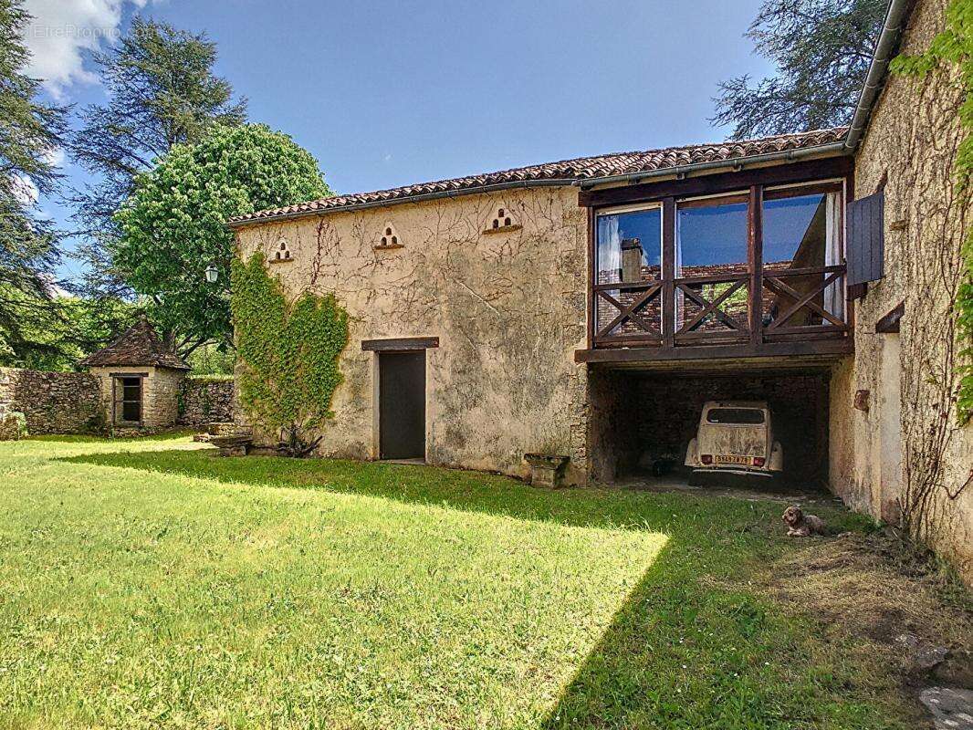 Maison à LE BUISSON-DE-CADOUIN