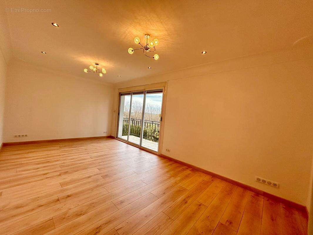 Maison à CHAMPCEVINEL