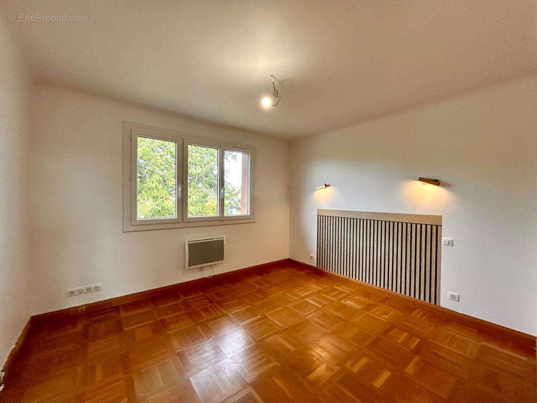 Maison à CHAMPCEVINEL