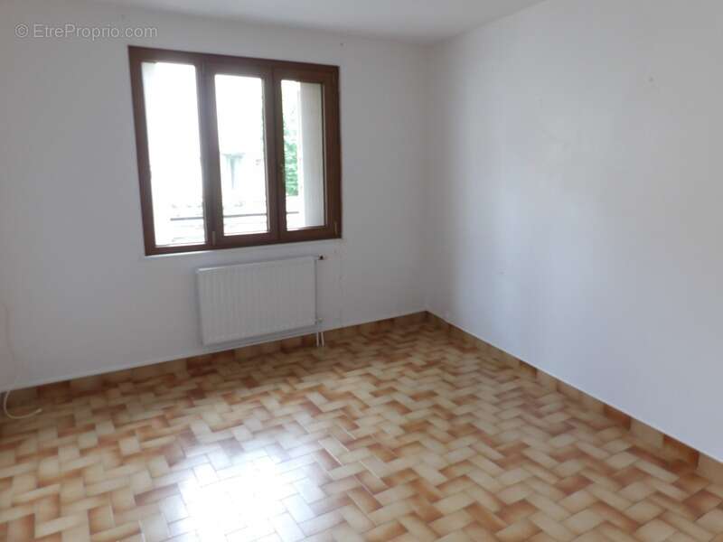 Maison à NERIS-LES-BAINS