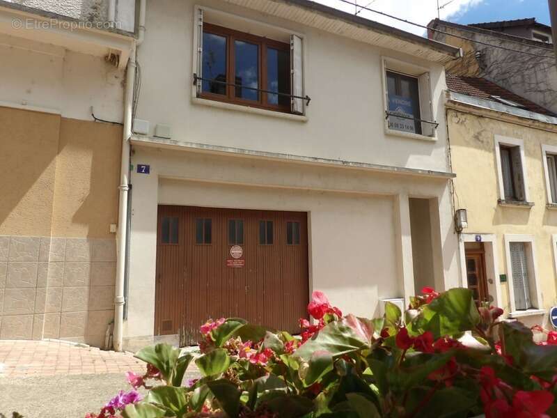 Maison à NERIS-LES-BAINS