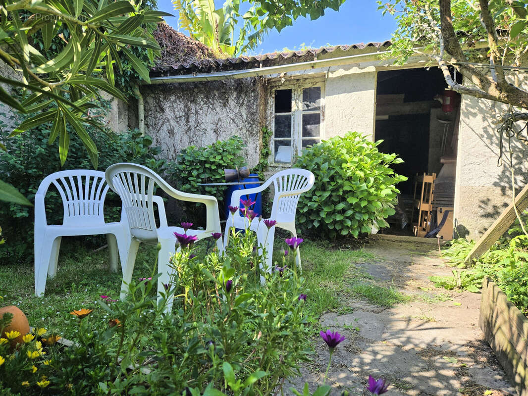 Maison à LA VARENNE