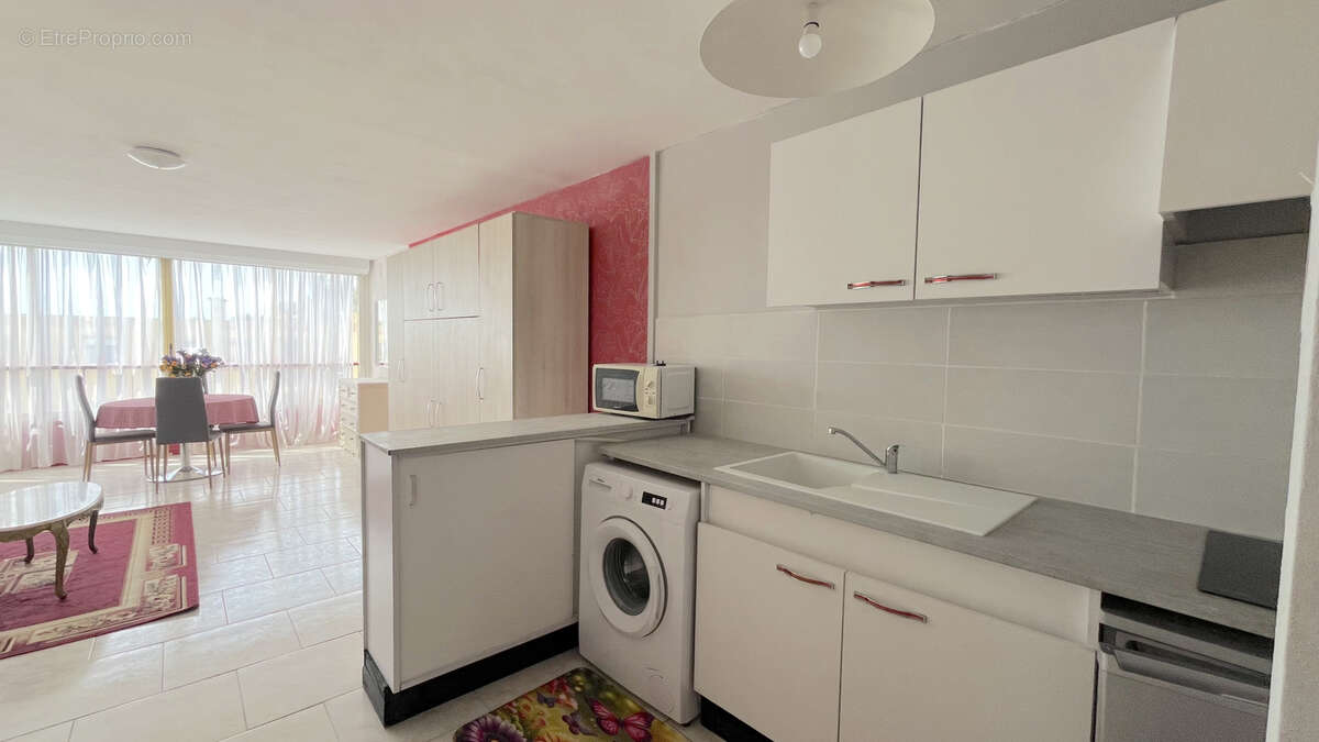 Appartement à SIX-FOURS-LES-PLAGES