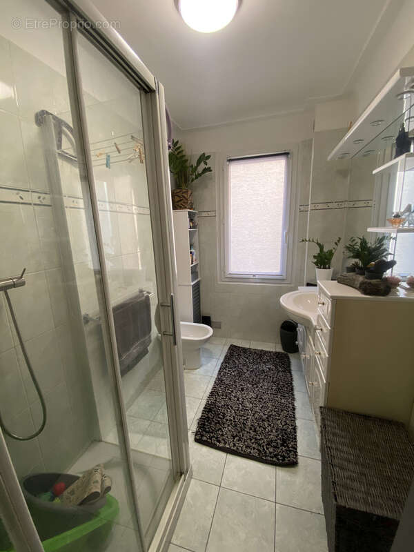 Appartement à PARAY-VIEILLE-POSTE