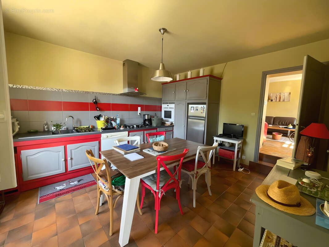 Maison à CHARNAY-LES-MACON