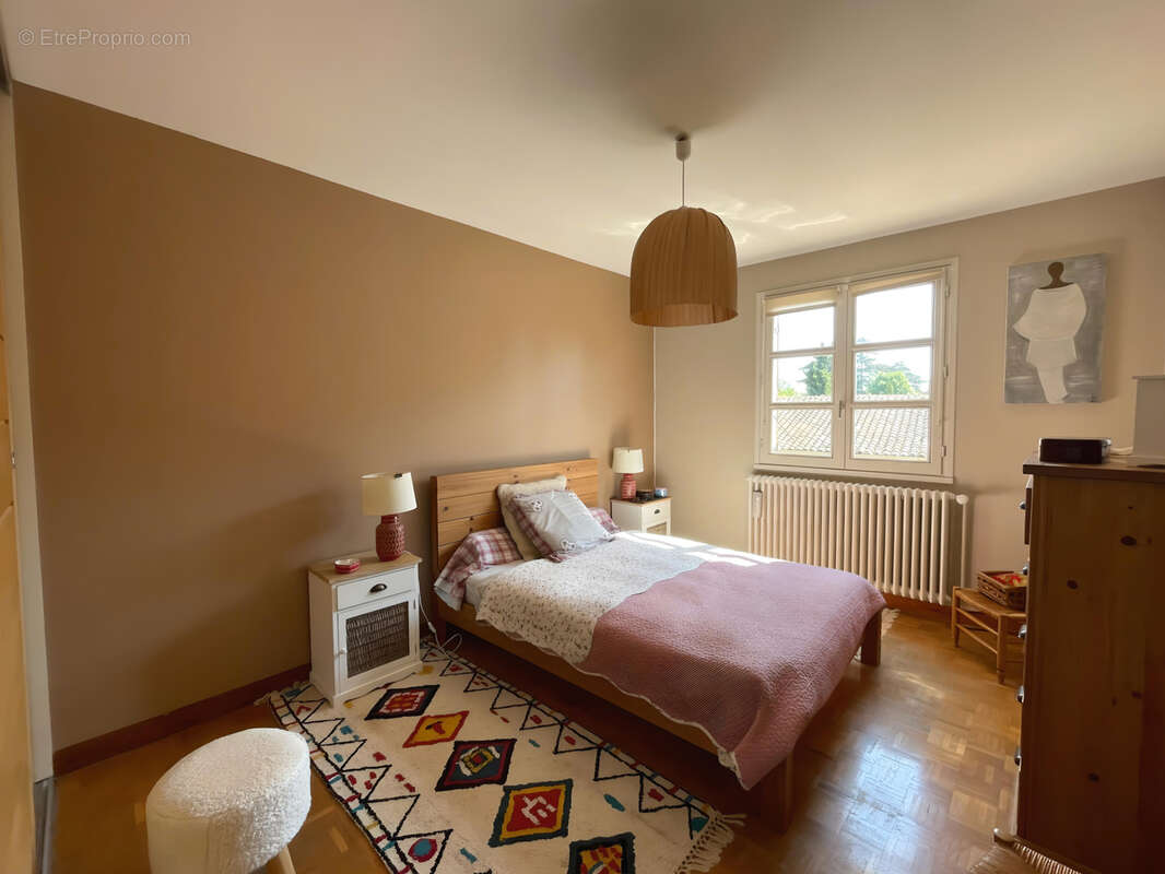 Maison à CHARNAY-LES-MACON