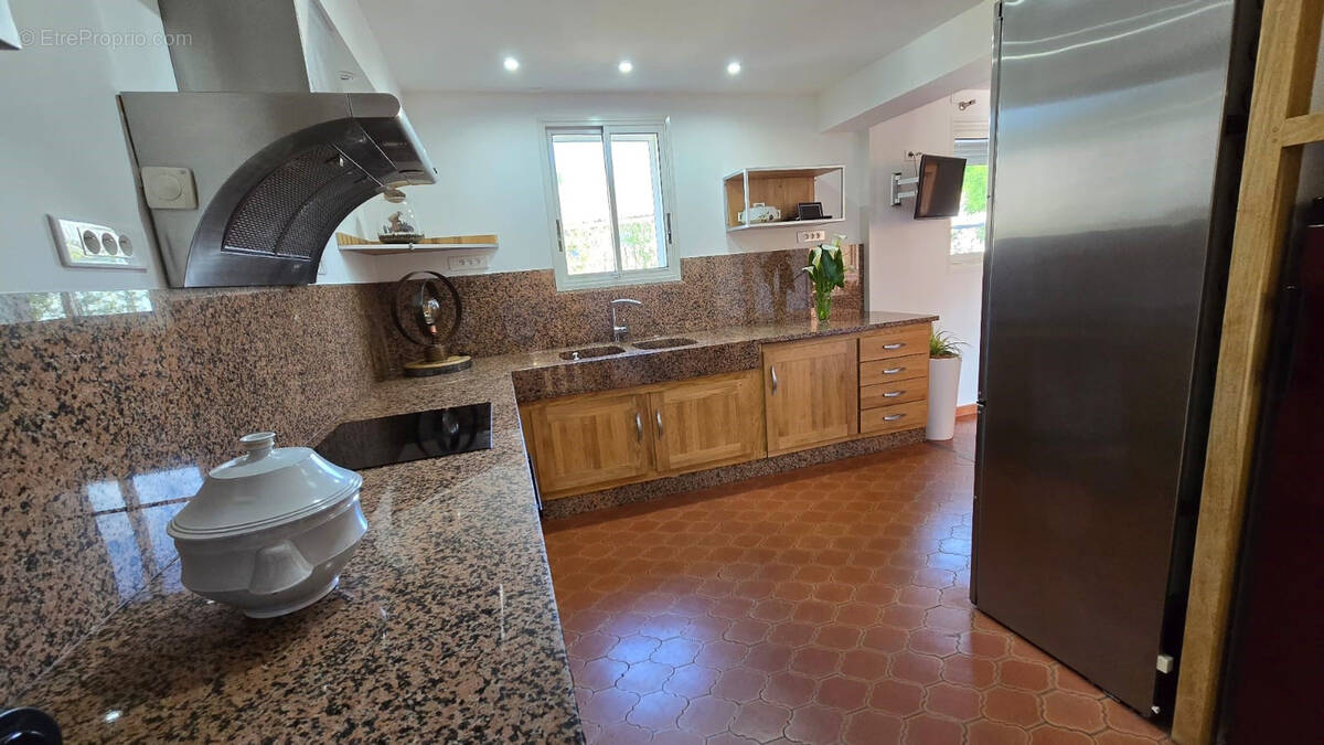 Maison à SOLLIES-PONT