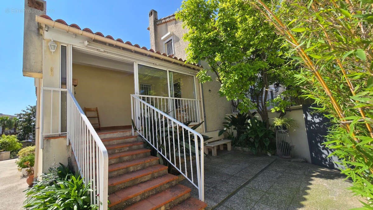 Maison à SOLLIES-PONT