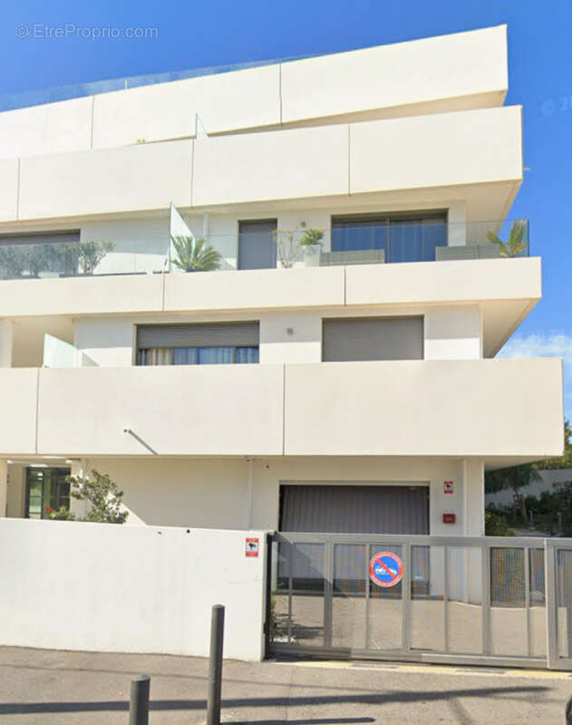 Parking à MARSEILLE-8E