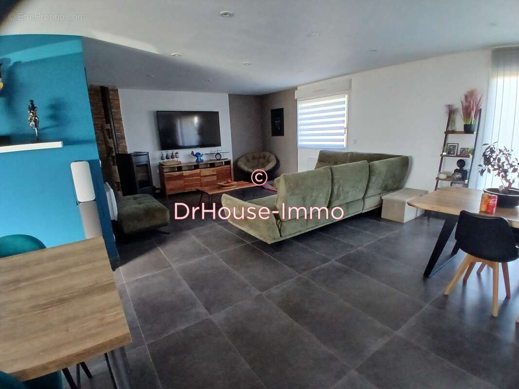 Maison à NEUF-BERQUIN