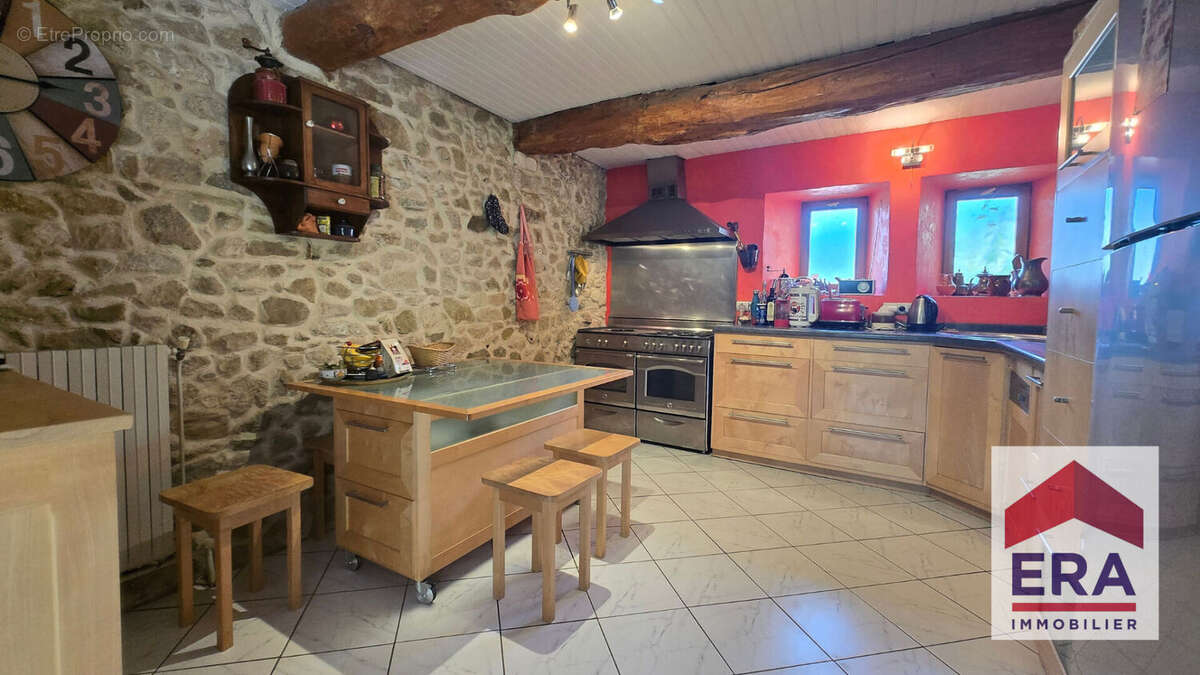 Maison à ROCHEFORT-EN-VALDAINE