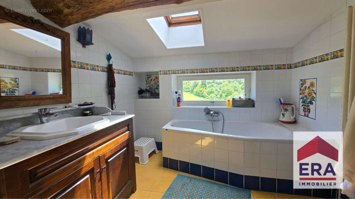 Maison à ROCHEFORT-EN-VALDAINE