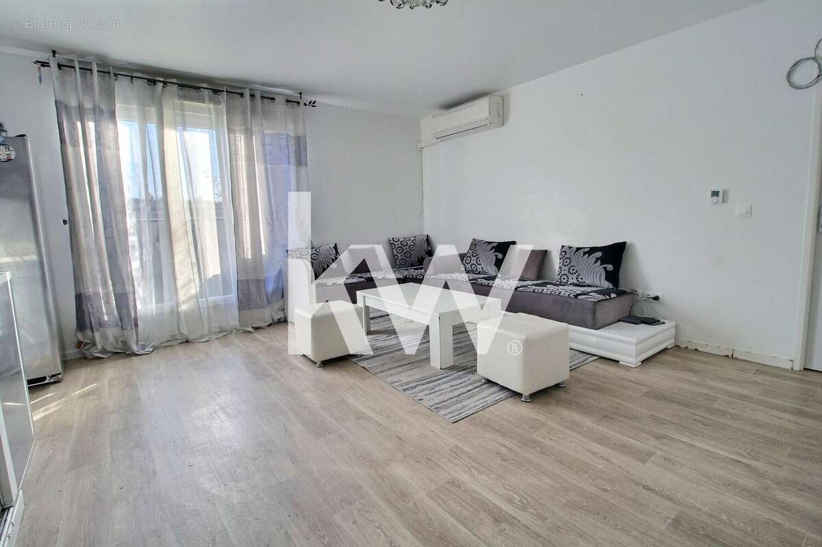 Appartement à CORBEIL-ESSONNES