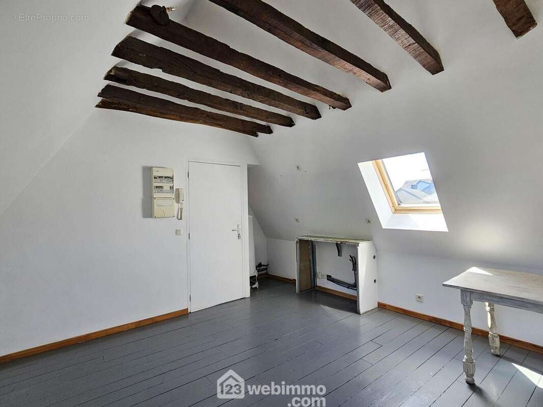 Appartement à NAY