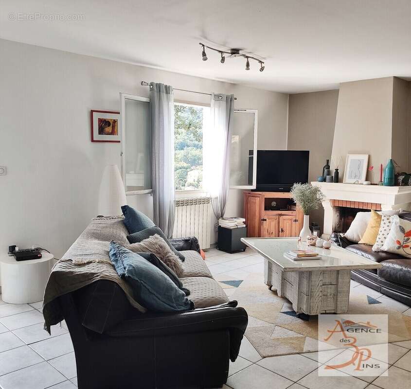 Maison à COLLOBRIERES