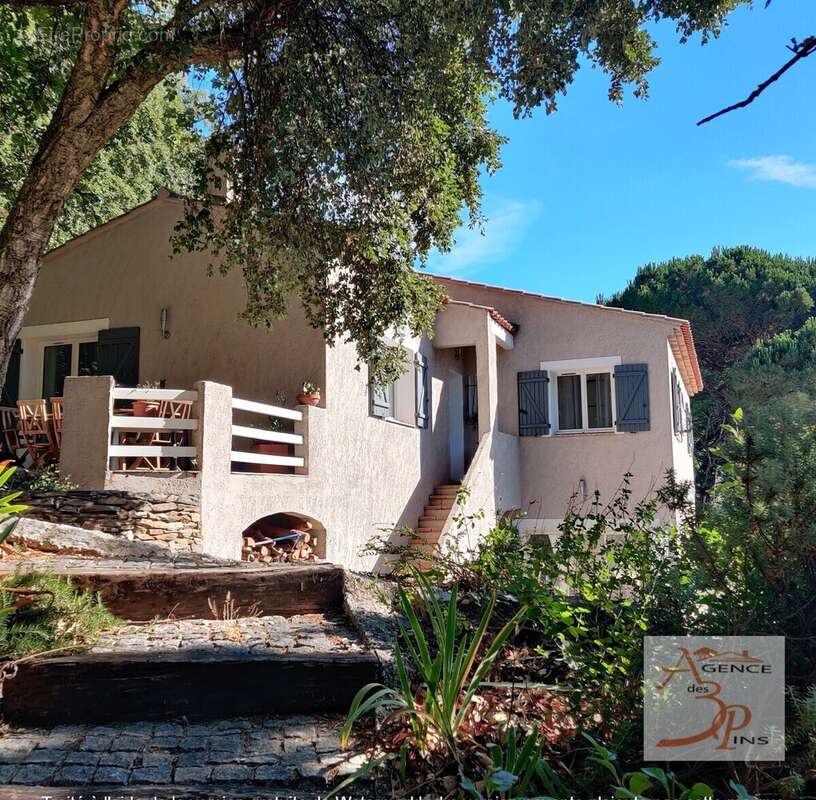 Maison à COLLOBRIERES