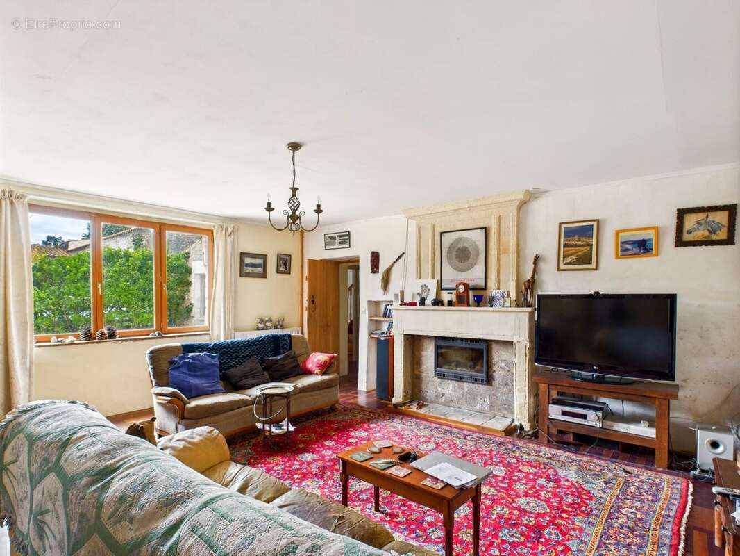 Maison à SAINT-JUST-LUZAC