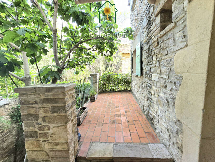 Maison à SAINT-HIPPOLYTE-DE-CATON