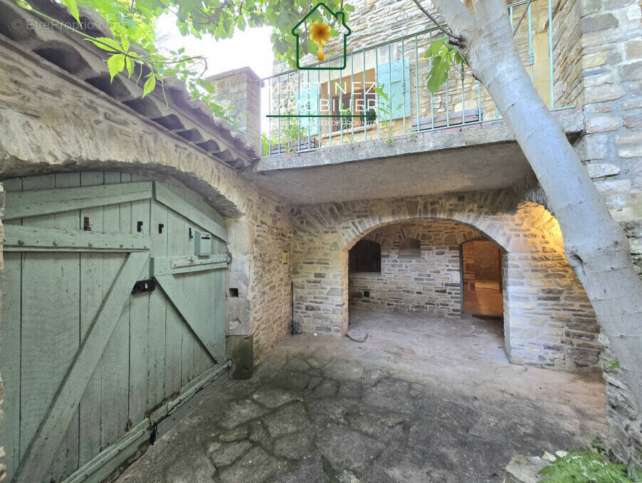 Maison à SAINT-HIPPOLYTE-DE-CATON