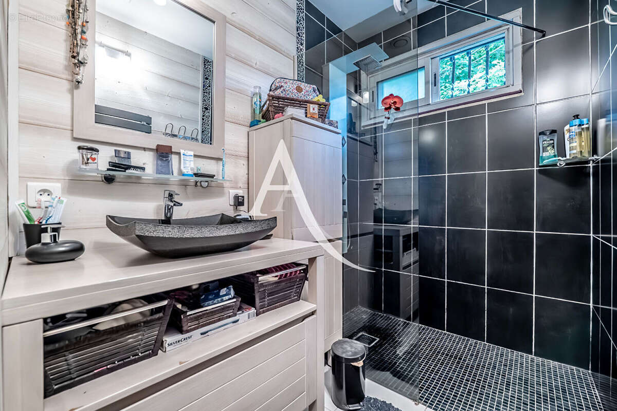 Maison à LIMEIL-BREVANNES