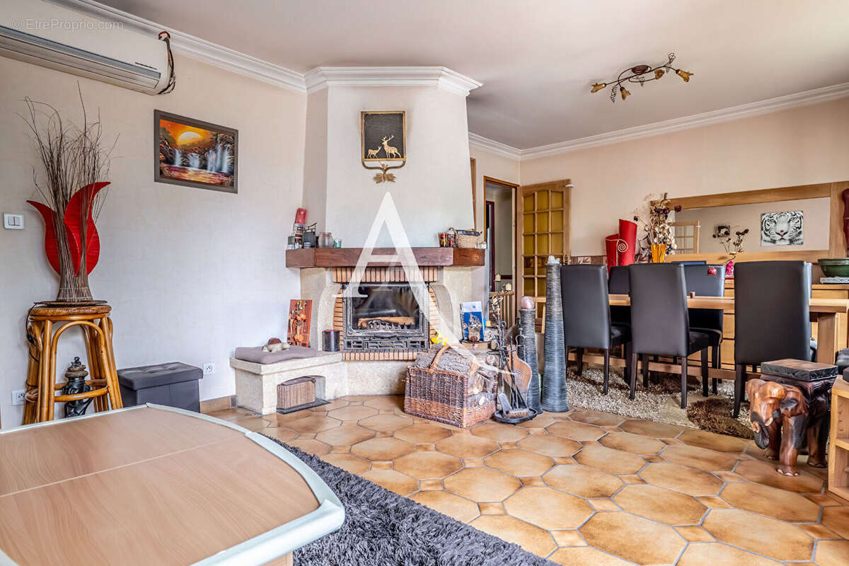 Maison à LIMEIL-BREVANNES