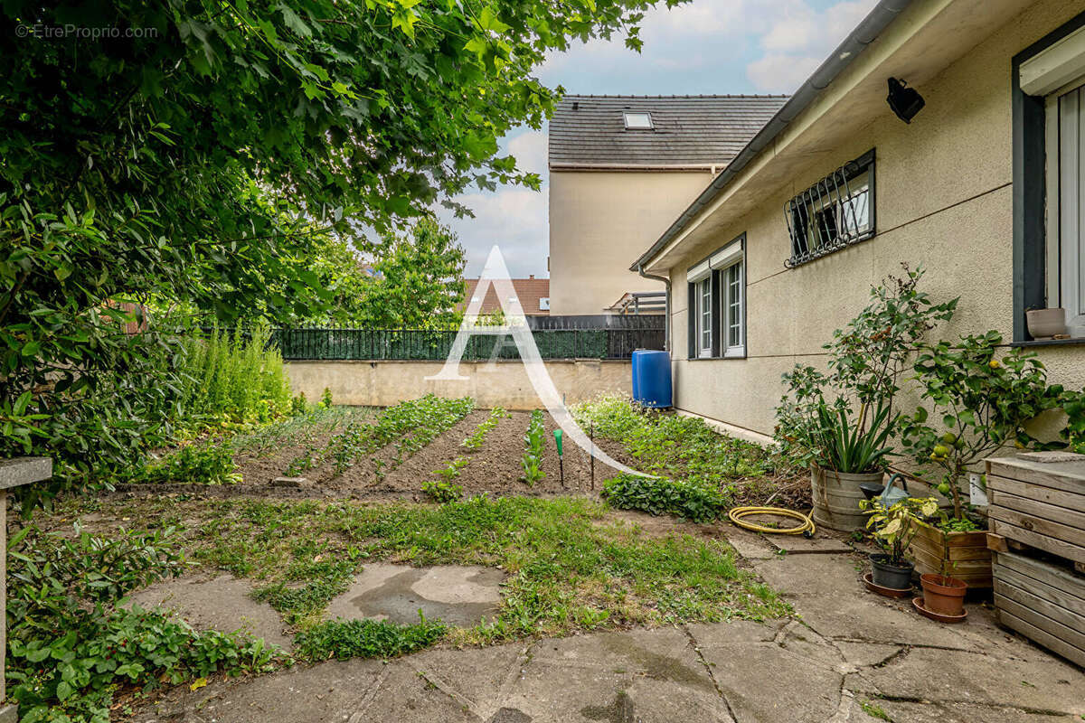 Maison à LIMEIL-BREVANNES