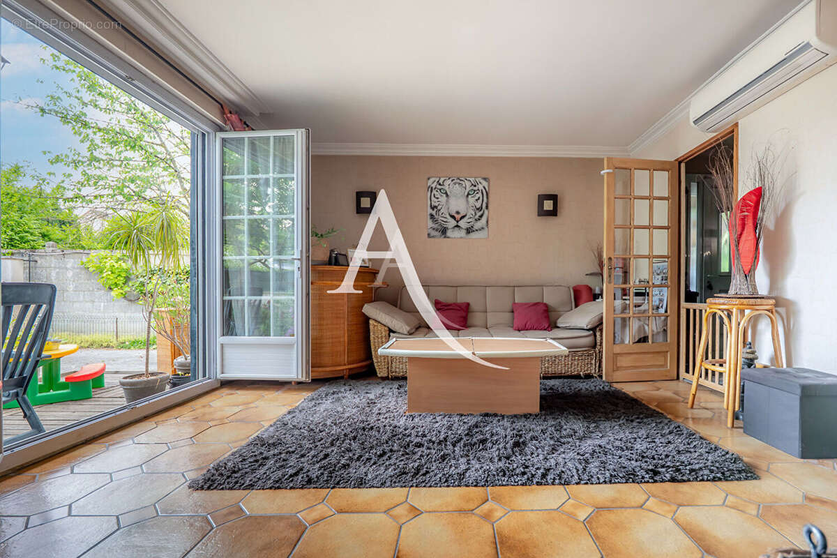 Maison à LIMEIL-BREVANNES