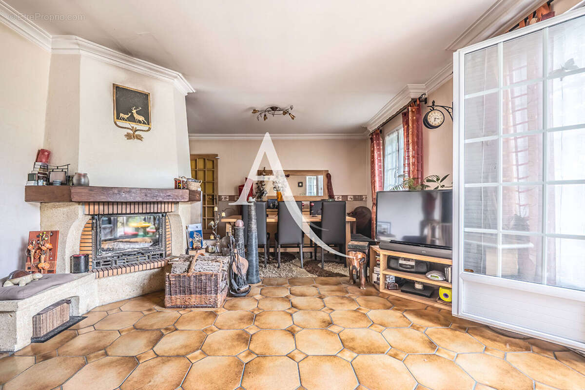 Maison à LIMEIL-BREVANNES