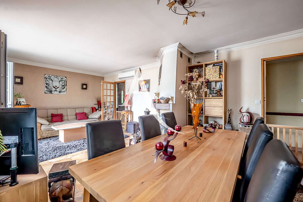 Maison à LIMEIL-BREVANNES