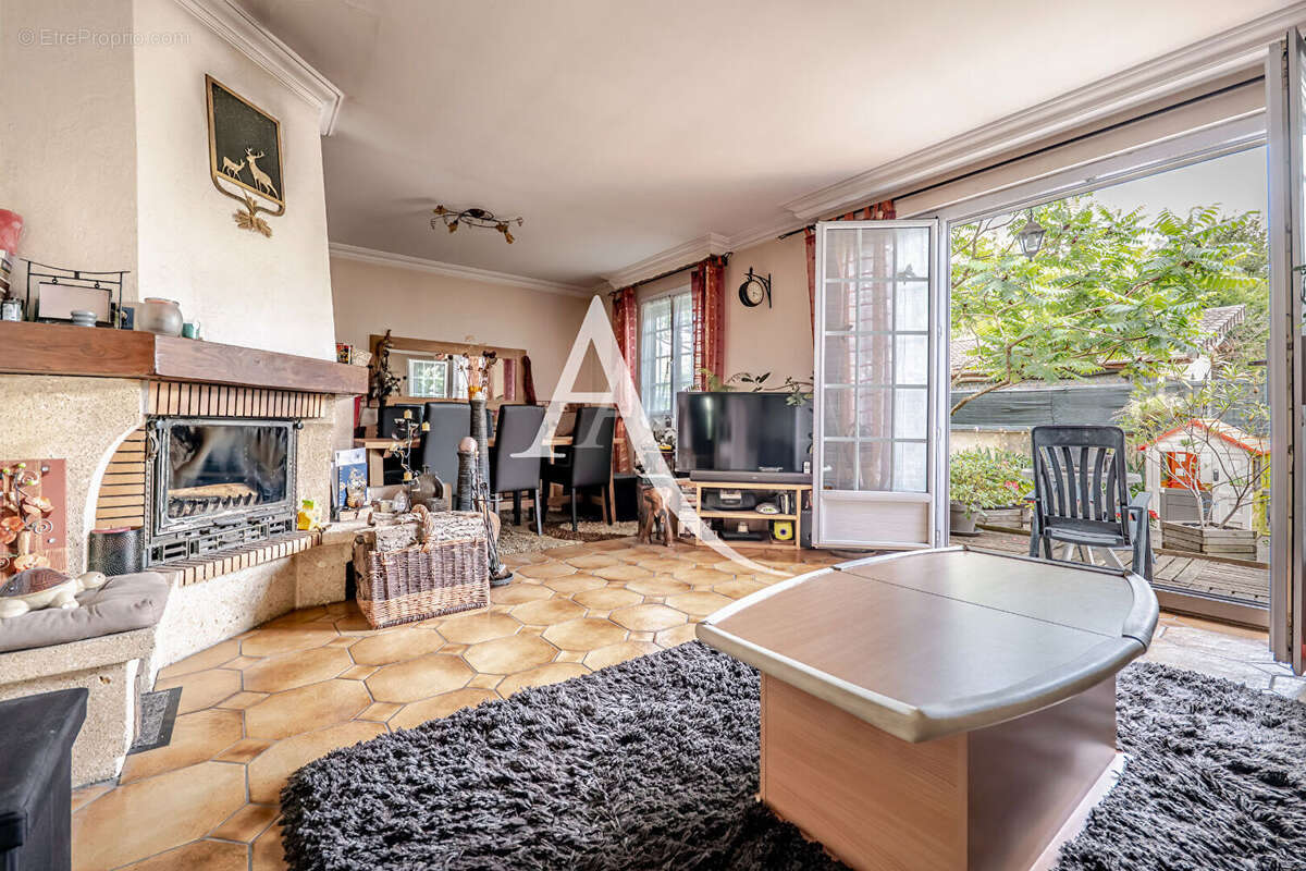 Maison à LIMEIL-BREVANNES