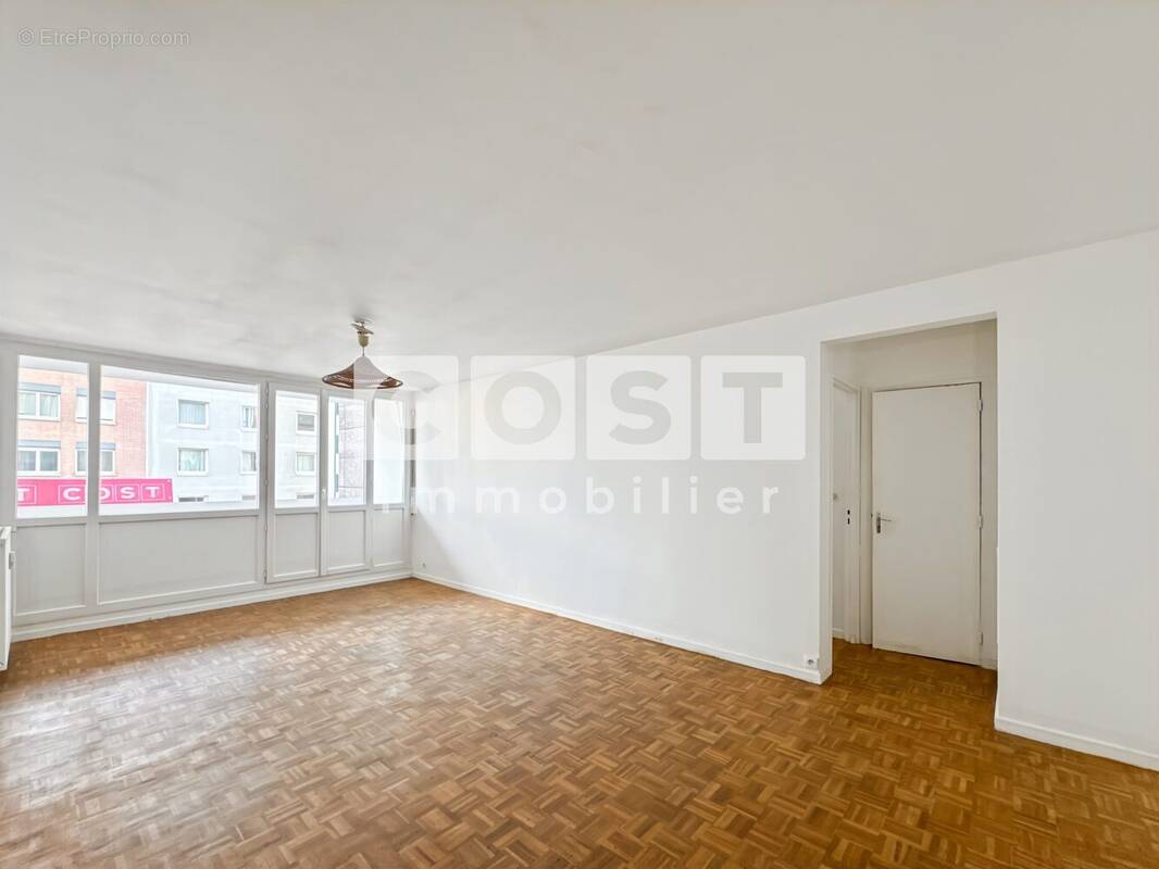 Appartement à AUBERVILLIERS