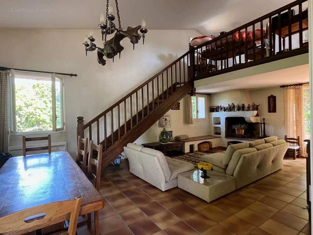 Maison à SAINT-VALLIER-DE-THIEY