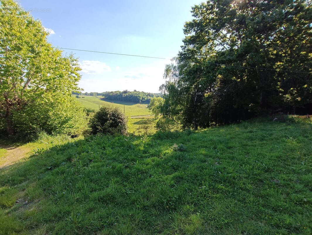 Maison à SAINT-JULIEN-AUX-BOIS