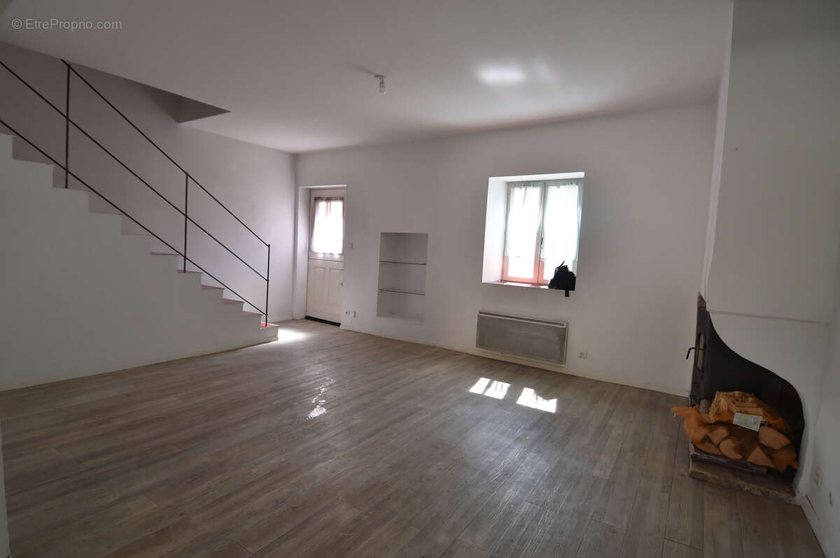 Maison à CADEROUSSE