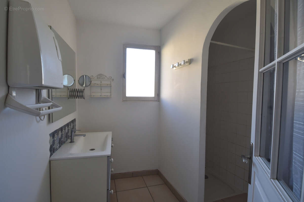 Maison à CADEROUSSE