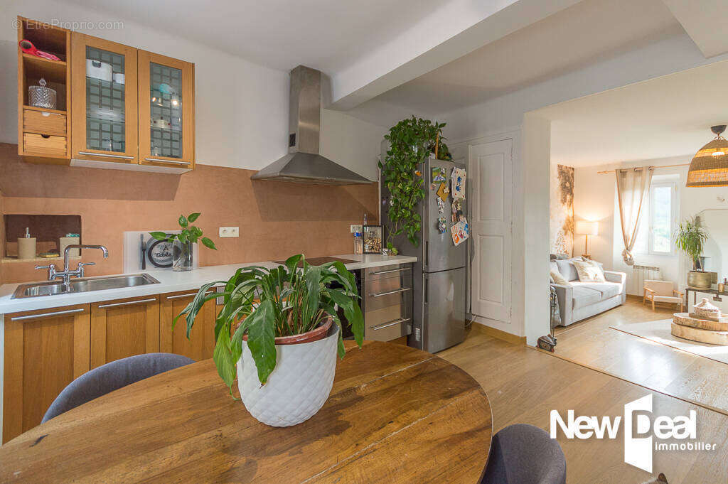 Maison à BAGNOLS-EN-FORET