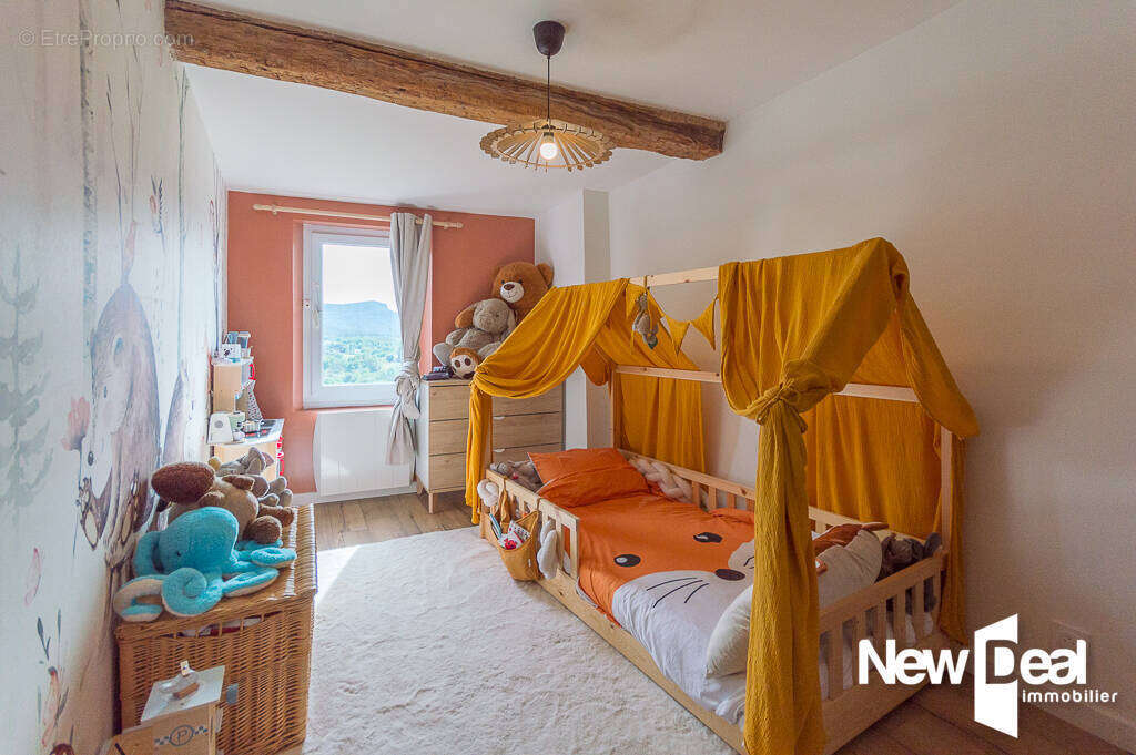 Maison à BAGNOLS-EN-FORET