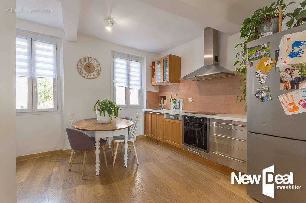 Maison à BAGNOLS-EN-FORET