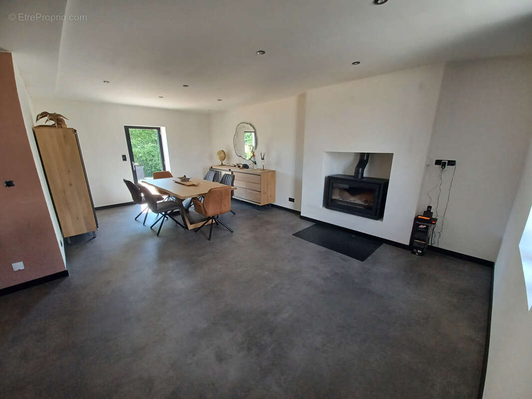 Maison à JUSSY-LE-CHAUDRIER