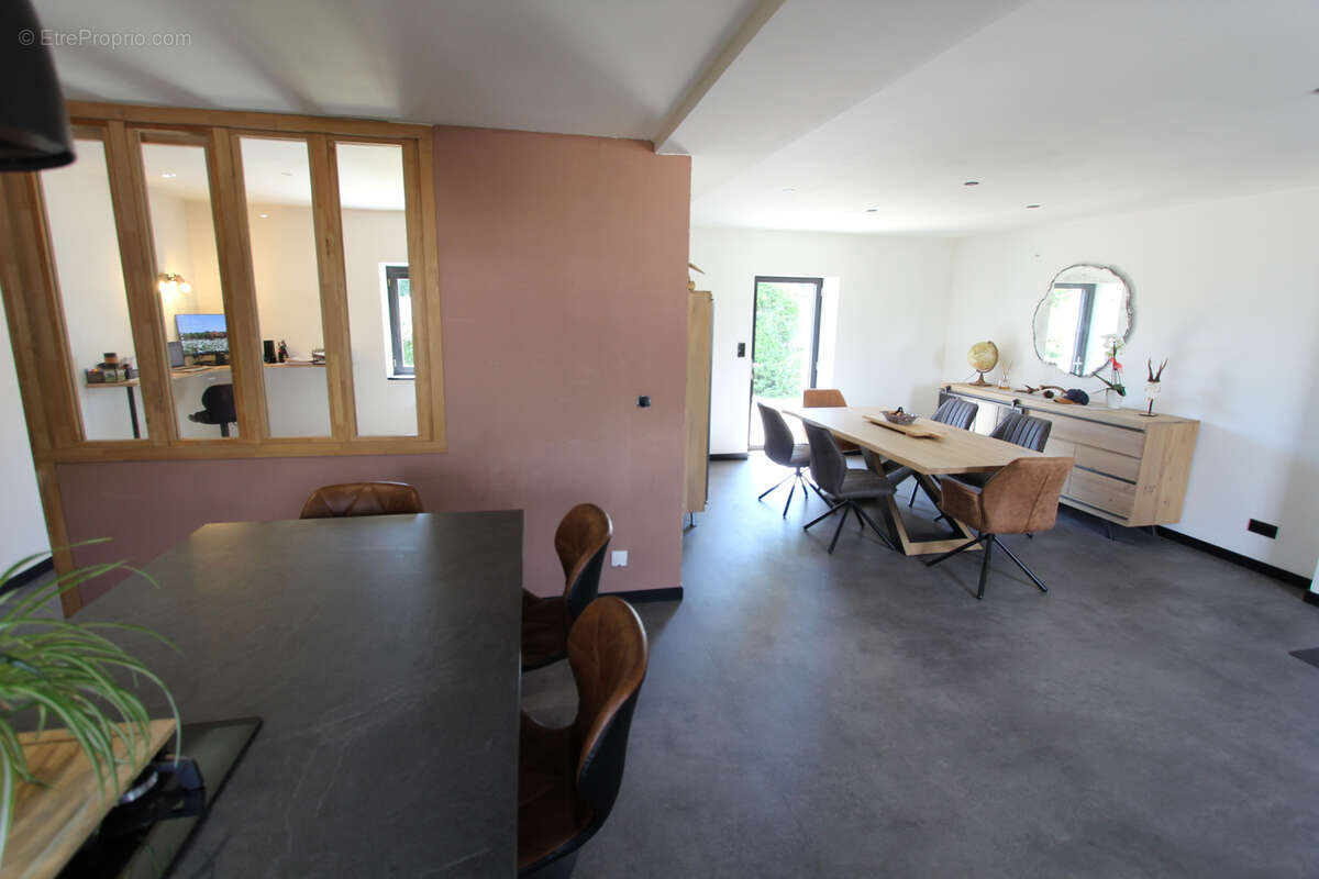 Maison à JUSSY-LE-CHAUDRIER