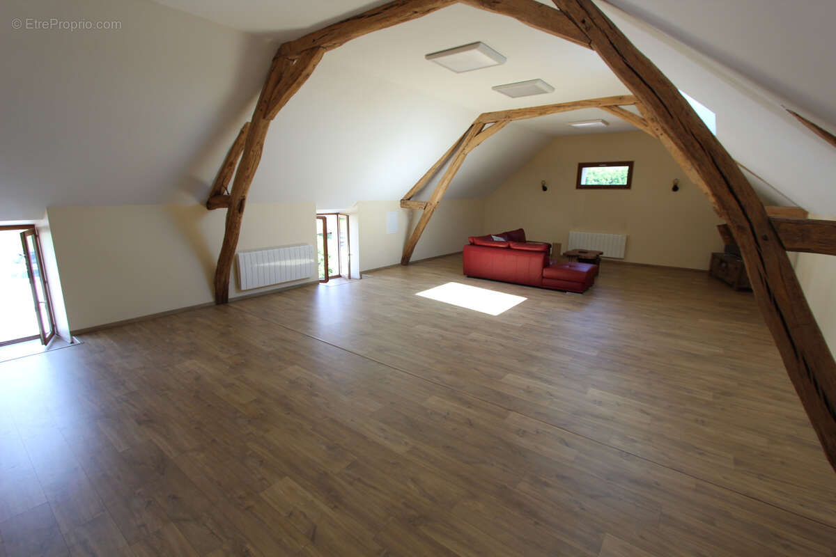 Maison à JUSSY-LE-CHAUDRIER