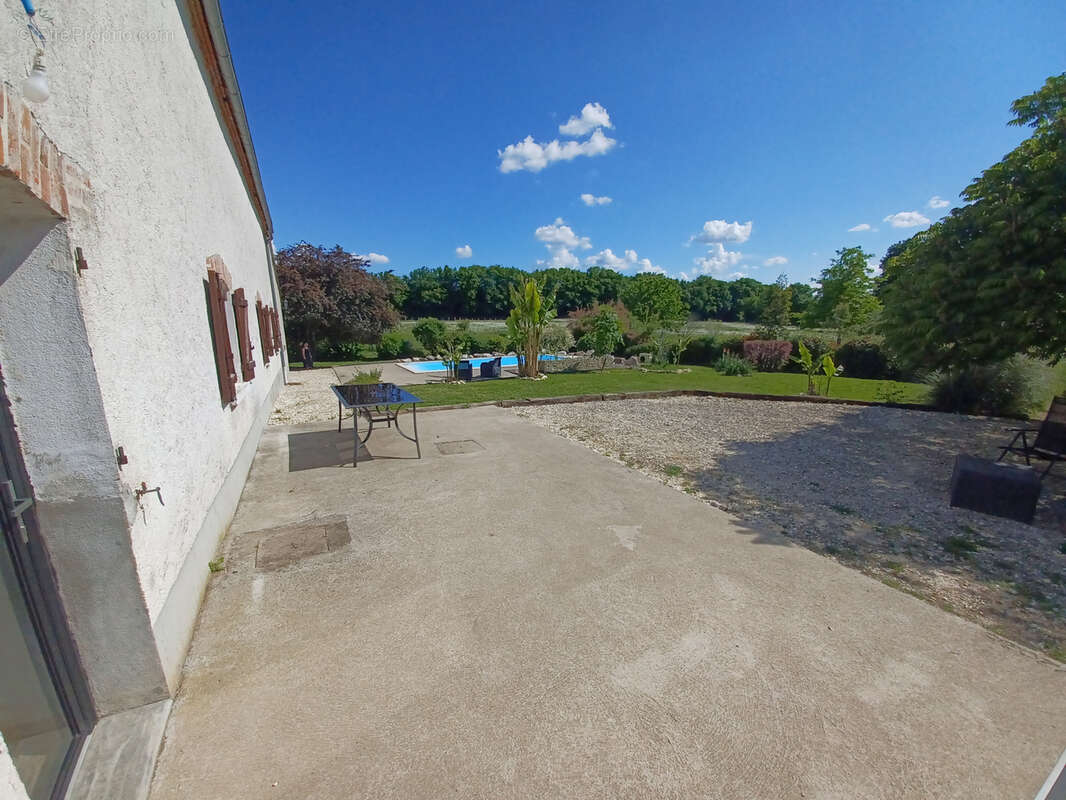 Maison à JUSSY-LE-CHAUDRIER