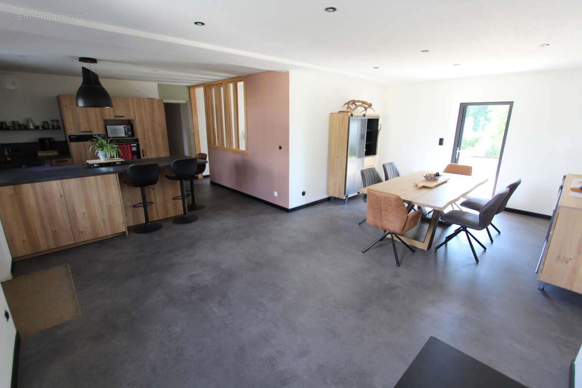 Maison à JUSSY-LE-CHAUDRIER