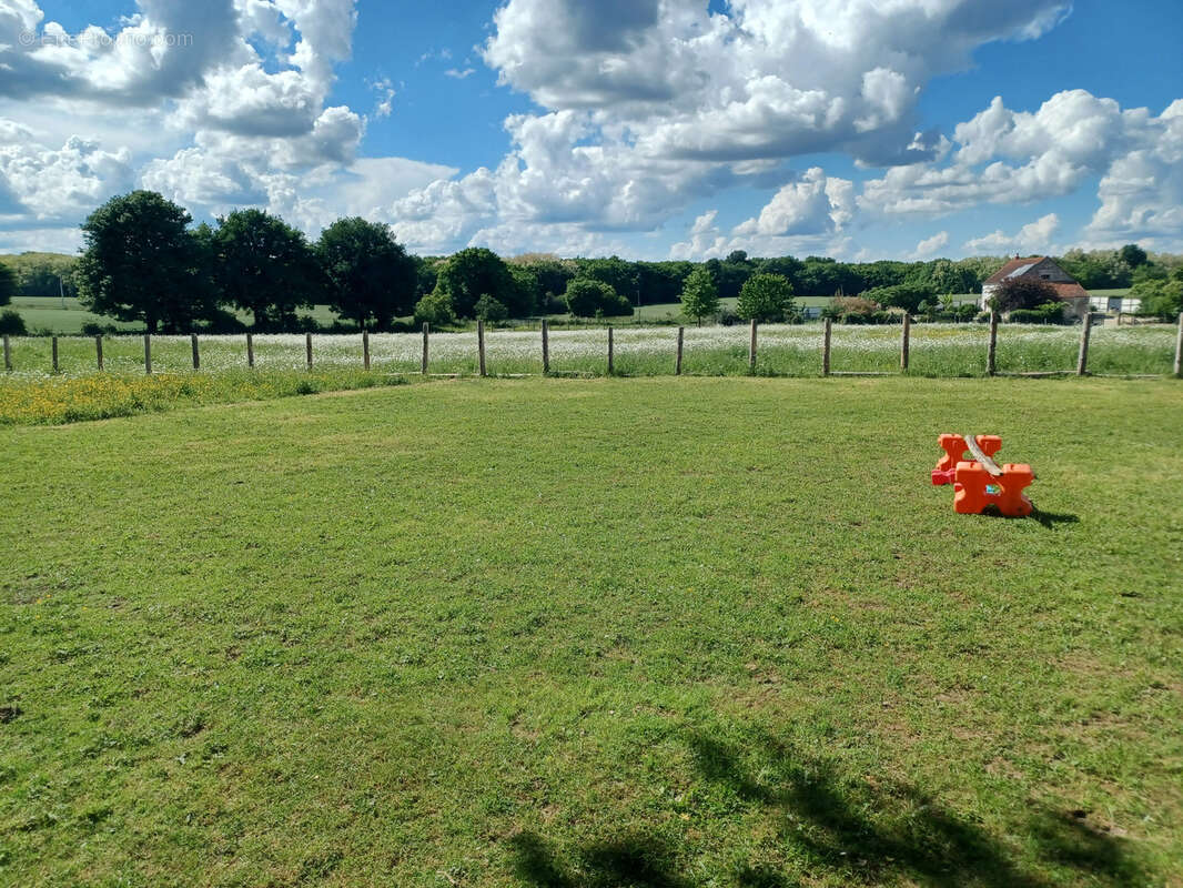 Maison à JUSSY-LE-CHAUDRIER