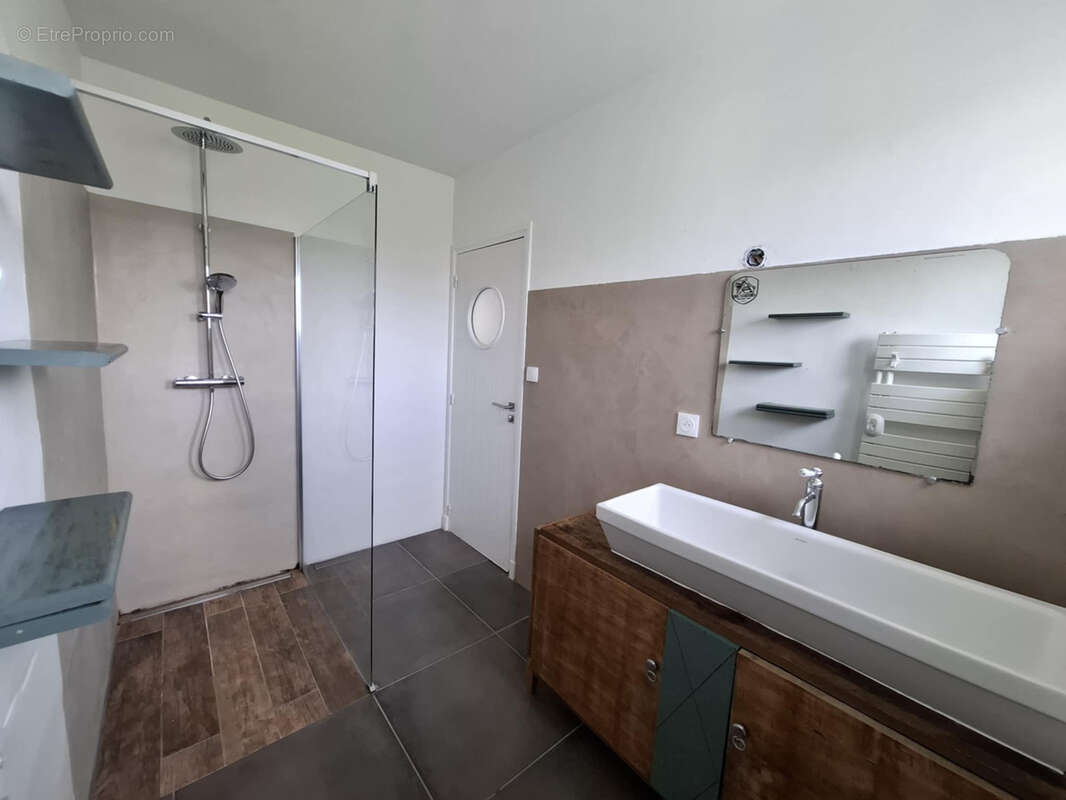 Maison à ATHOS-ASPIS