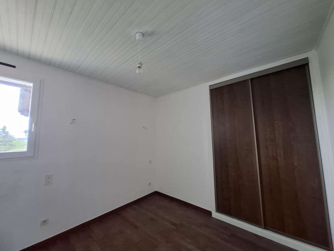 Maison à ATHOS-ASPIS